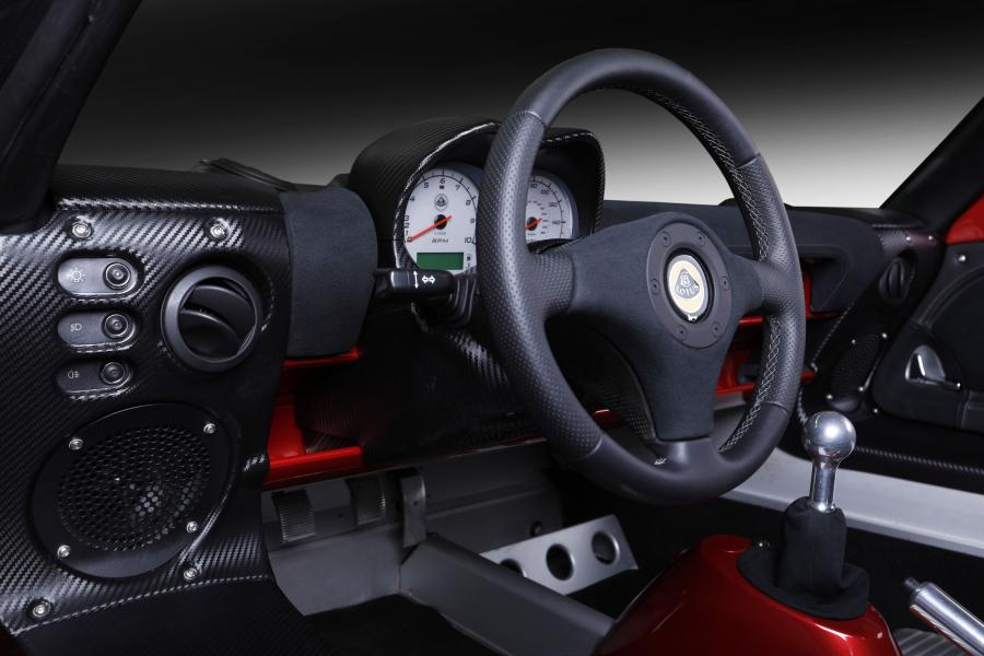 Детали интерьера Lotus Elise S by Carbon Motors 2017 года  (фото 13 из 14)